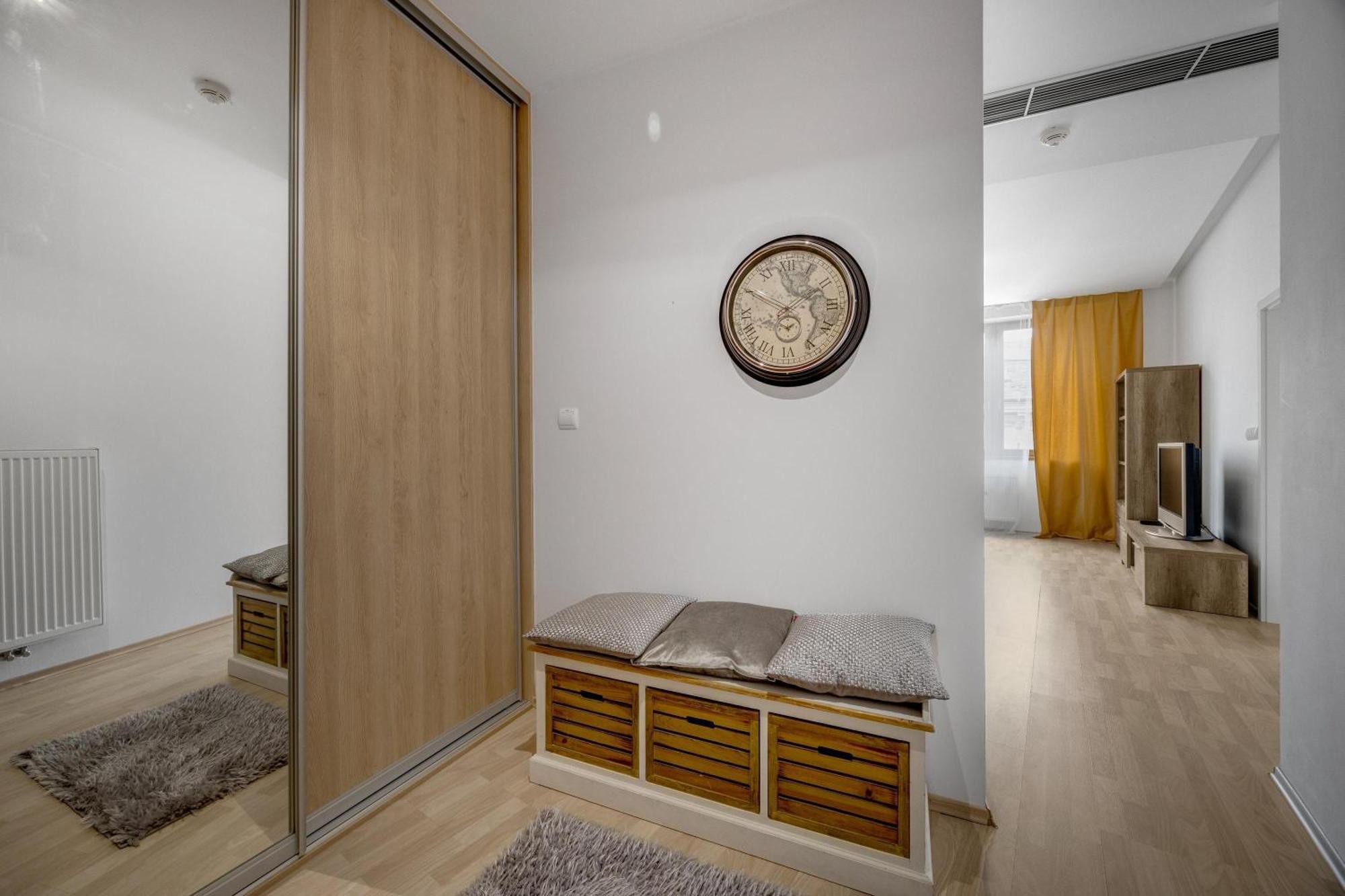 Revon Art-Deco Apartment Laurinska ブラチスラヴァ エクステリア 写真