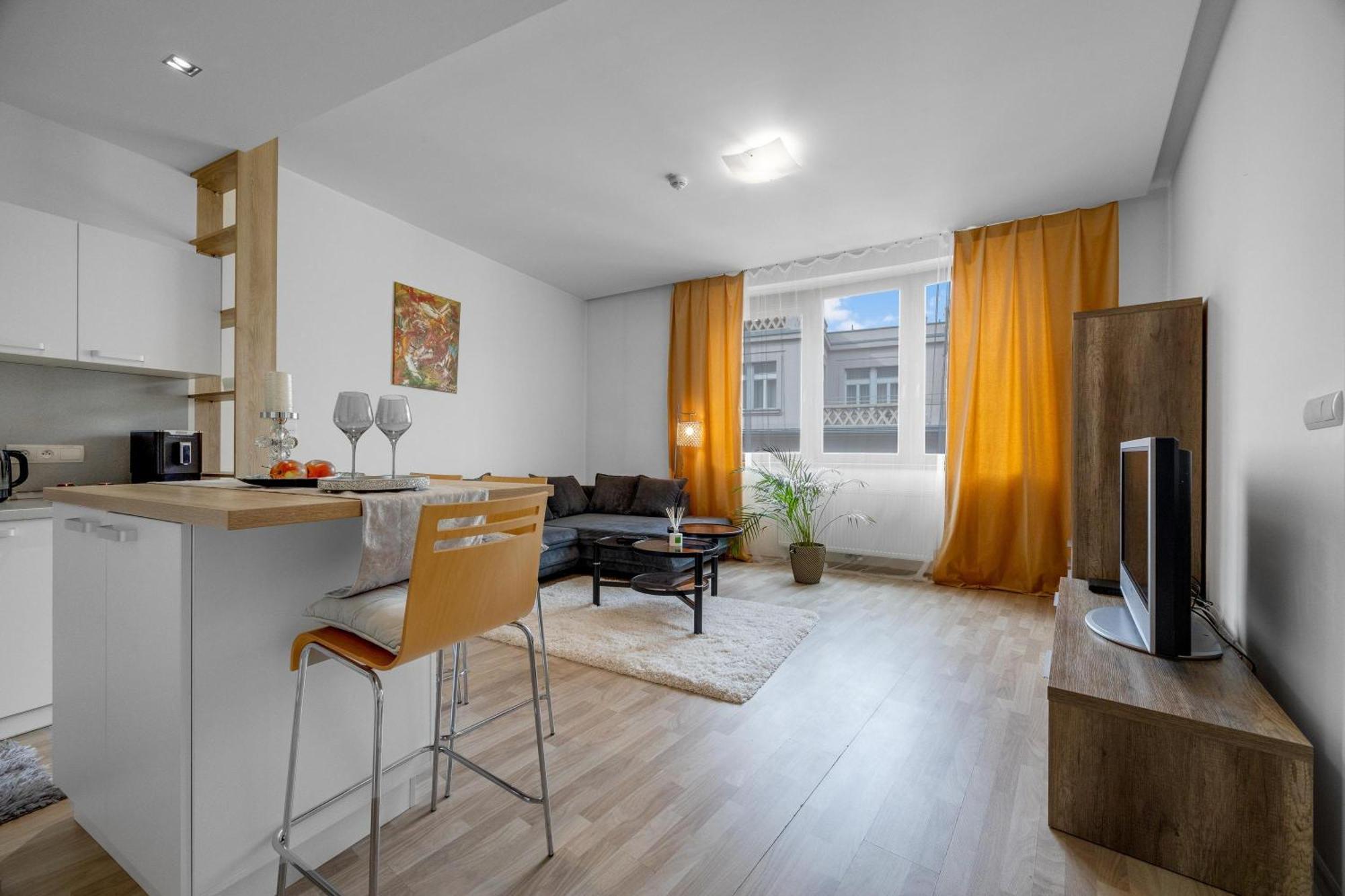 Revon Art-Deco Apartment Laurinska ブラチスラヴァ エクステリア 写真