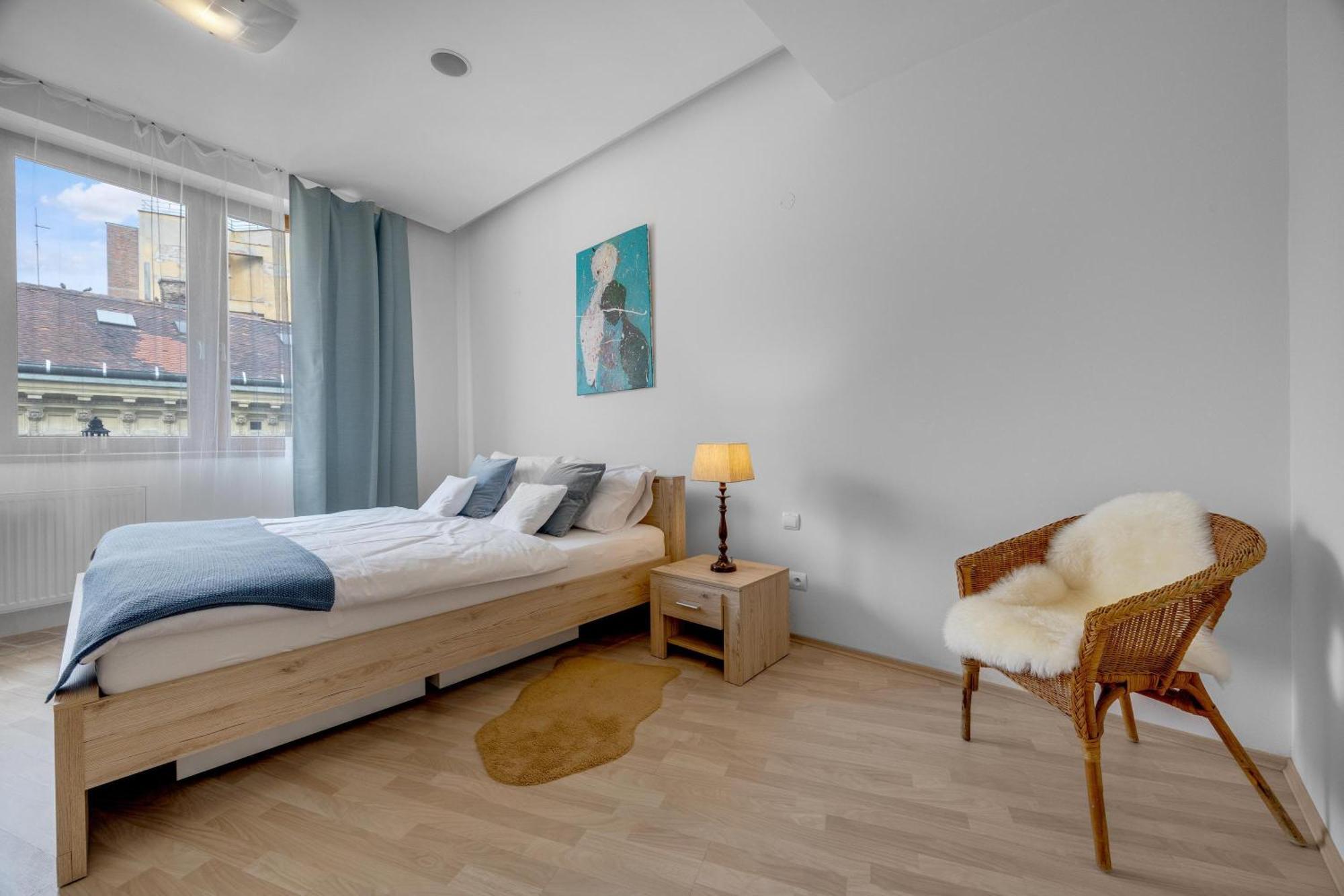 Revon Art-Deco Apartment Laurinska ブラチスラヴァ エクステリア 写真
